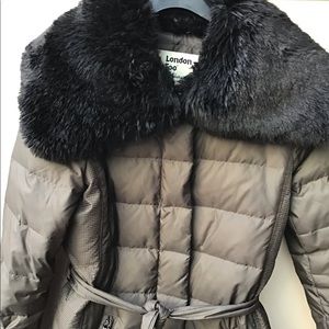 London Fog beautiful coat with Faux fur Collar